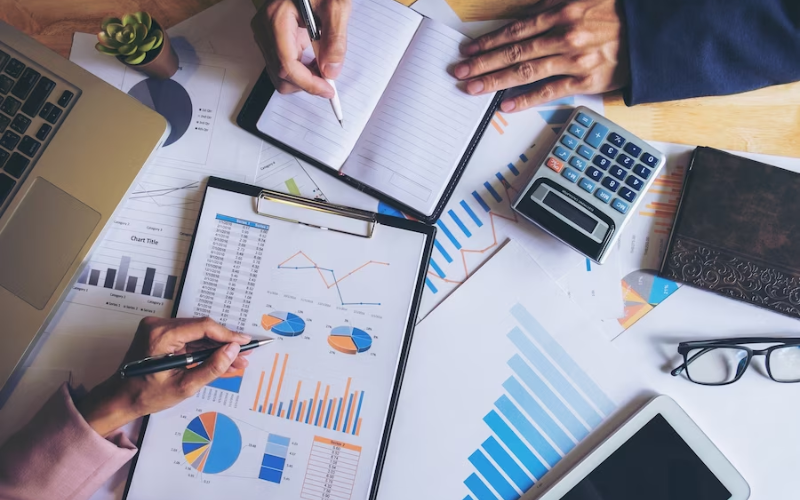Exploring Financial & Investment Aspects: Risks, Returns, and Insights